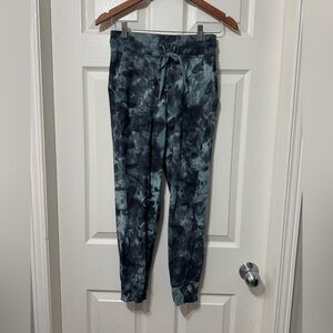 Lululemon ready to rulu high rise jogger size 4 euc